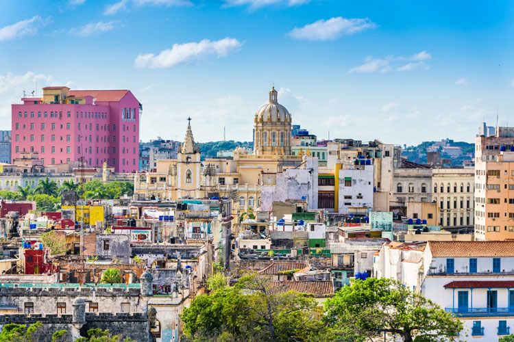Skyline of Havana, Cuba © Sean Pavone, Adobe