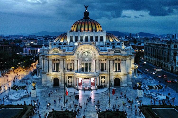Palacio de Bellas Artes in Mexico City - Ivon Gorgonio